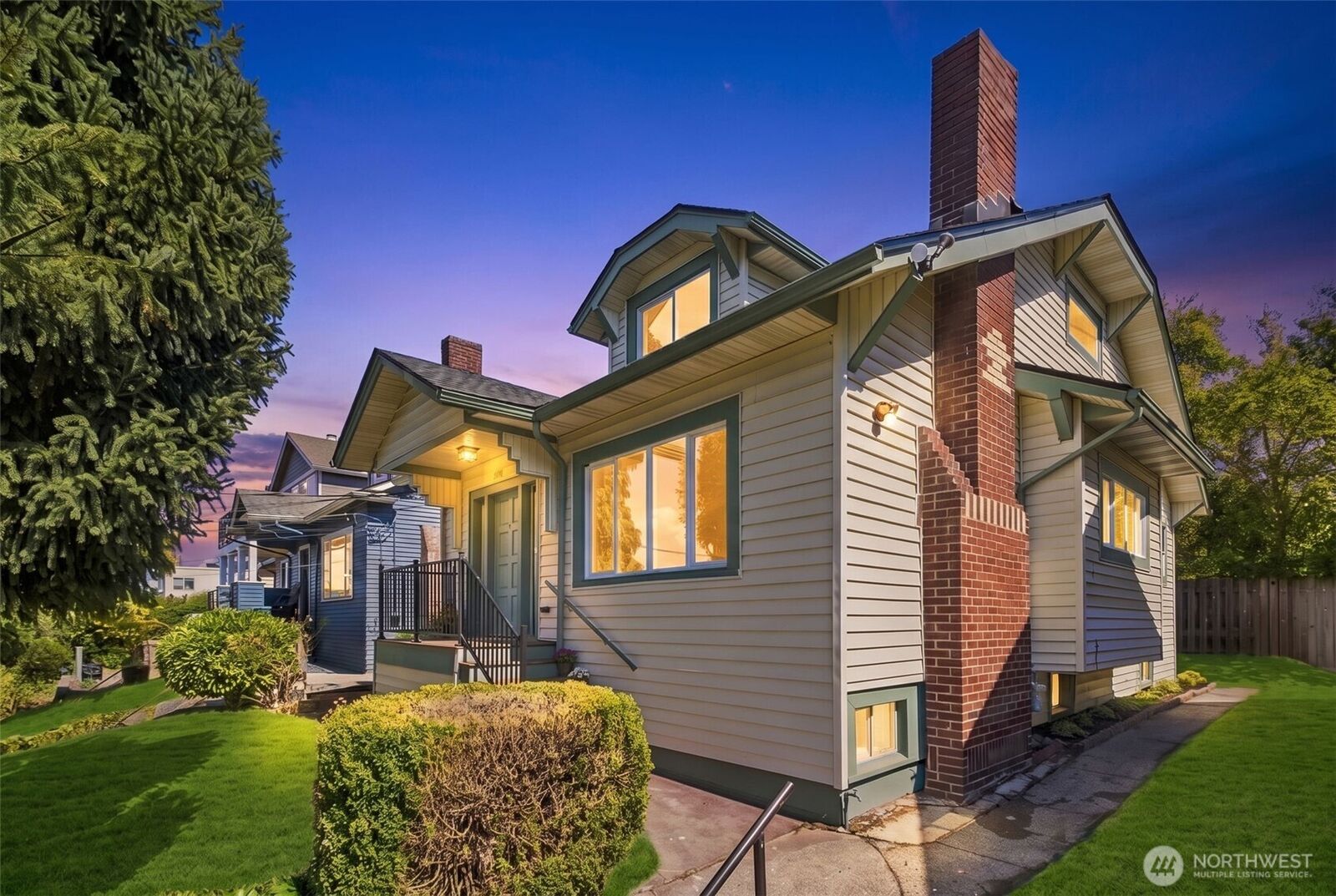 Property Photo: 1712 30th Avenue S WA 98144
