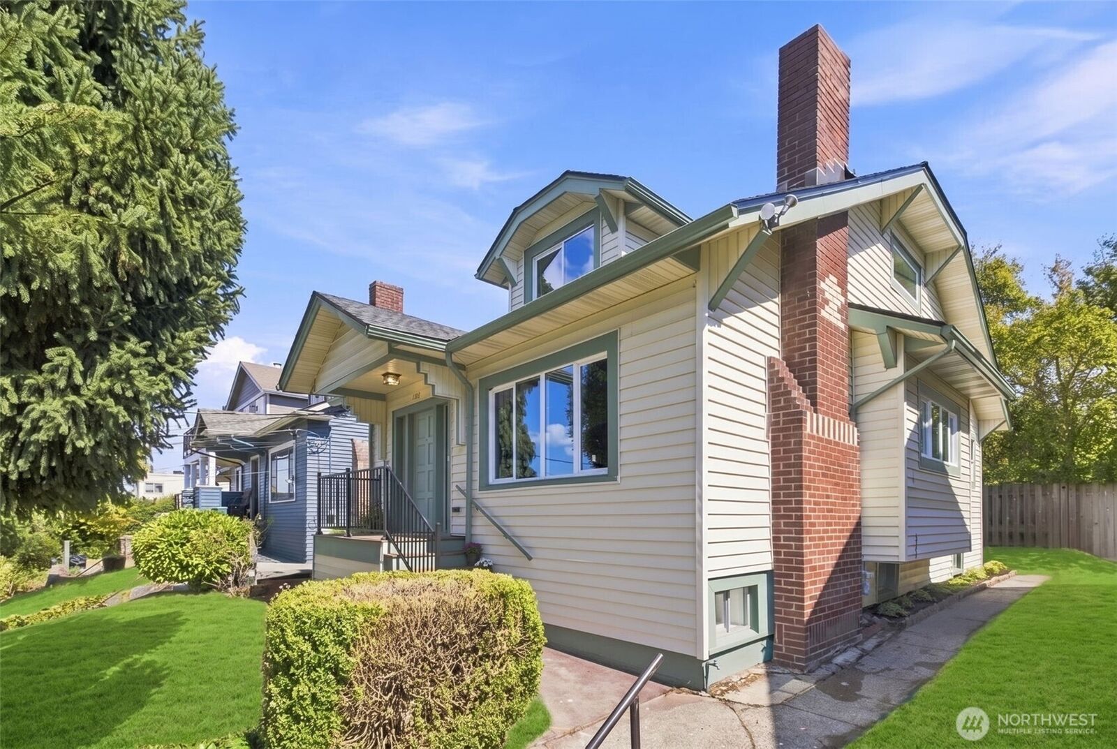 Property Photo: 1712 30th Avenue S WA 98144