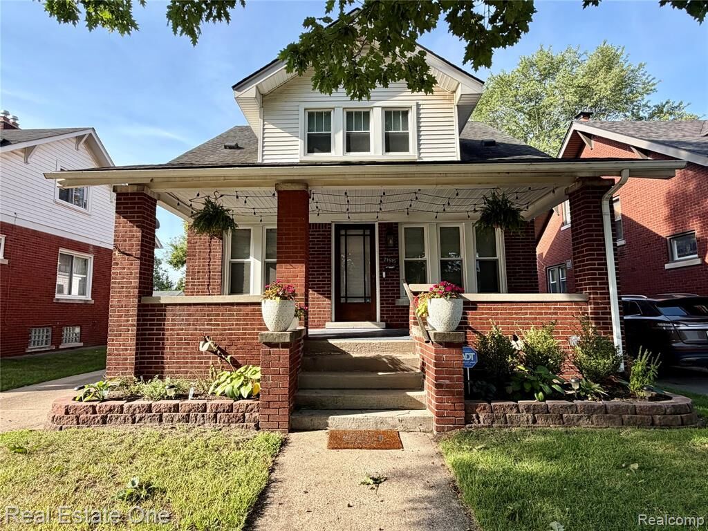 Property Photo: 21515 Tenny Street MI 48124