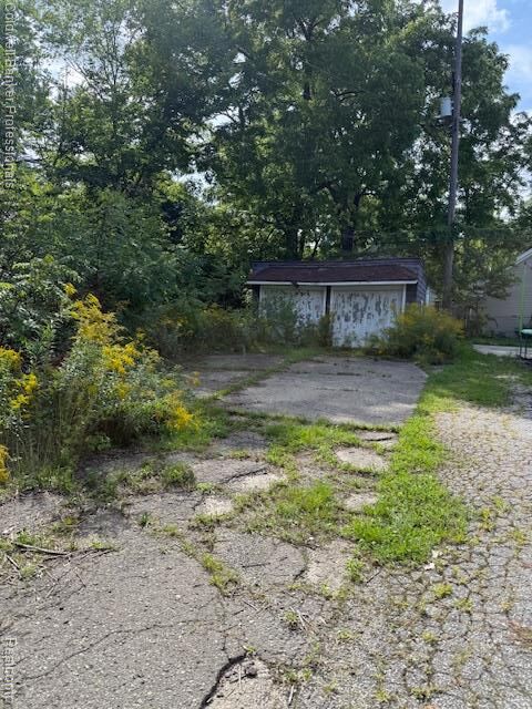 Property Photo: 810 S Franklin Avenue MI 48503