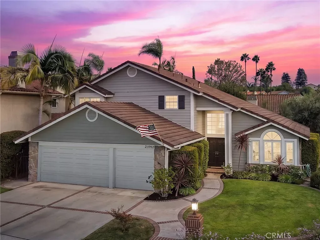 Property Photo:  23952 Cormorant  CA 92677 