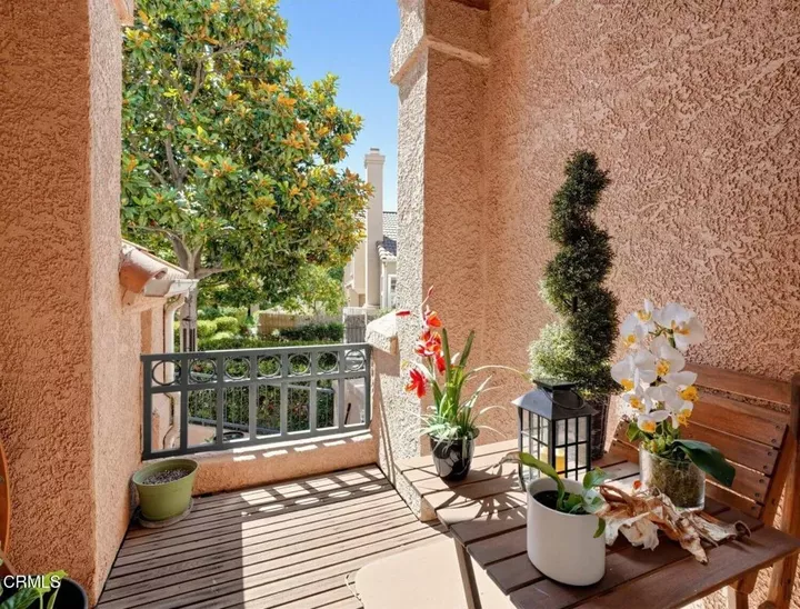 Property Photo:  1334 Jamaica Lane  CA 93030 
