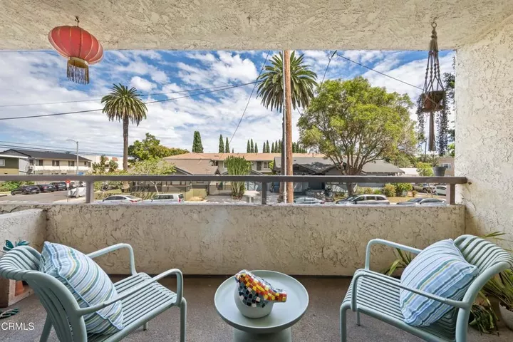Property Photo:  225 Hermosa Avenue 102  CA 90802 