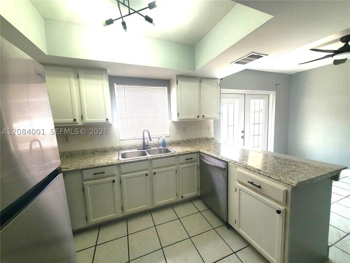 Property Photo:  7926 Kimberly Blvd 202  FL 33068 