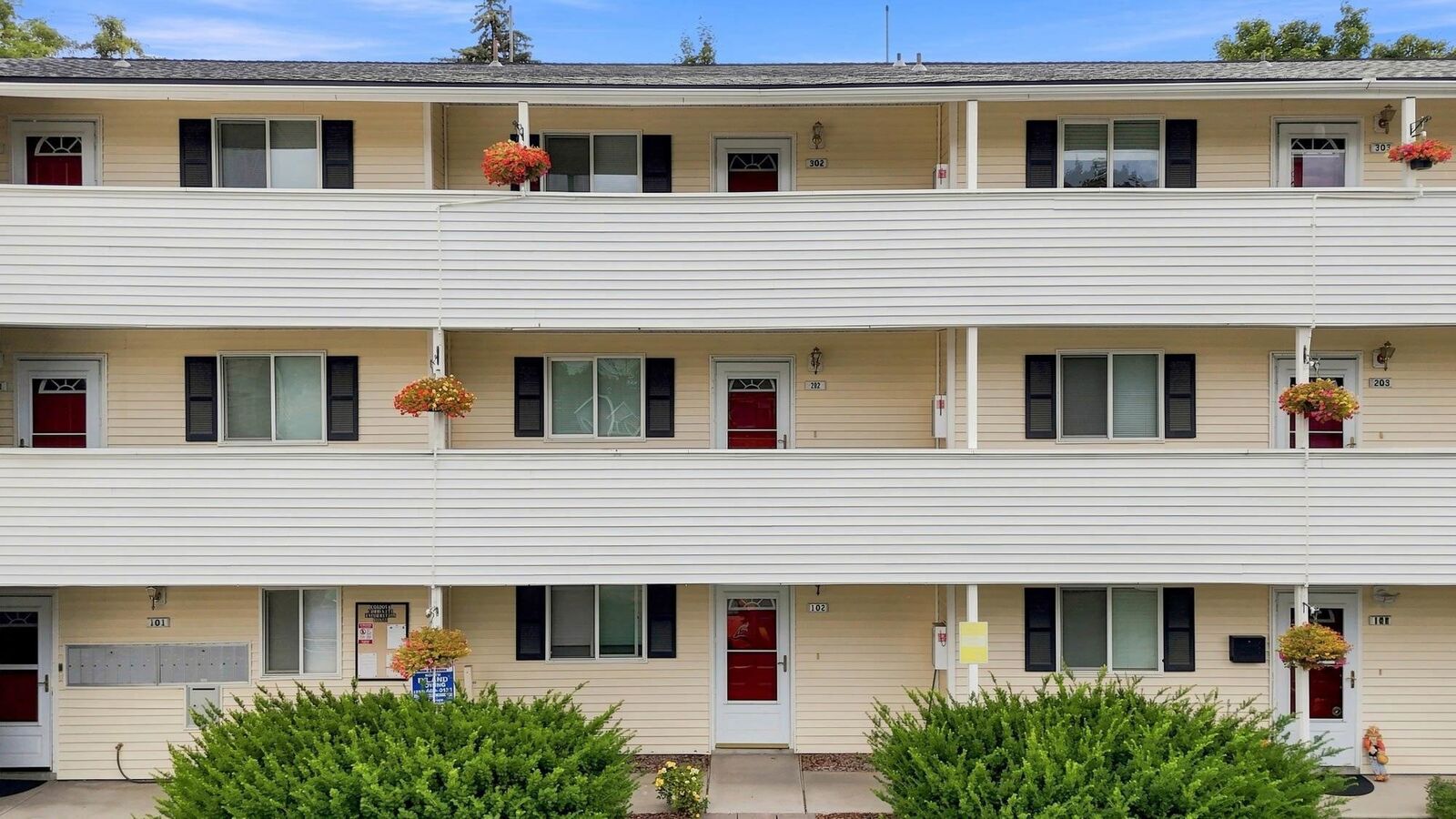 Property Photo:  222 N Hutchinson #202 Rd  WA 99212 