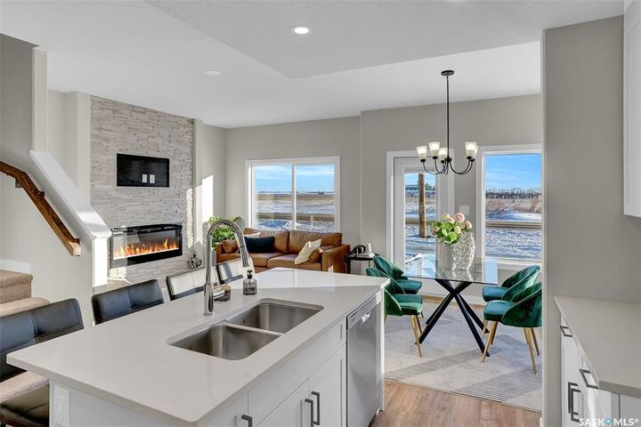 Property Photo:  321 Cockcroft Street  SK S7V 1Y9 