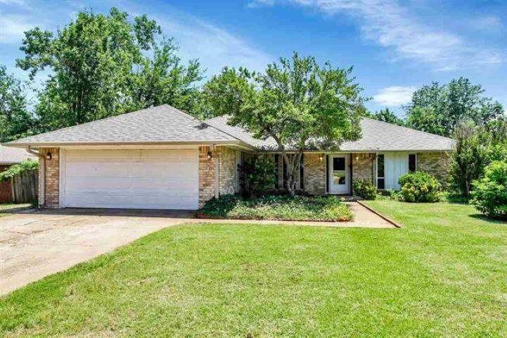 Property Photo: 705 N Dryden Circle OK 74075