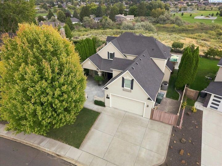 Property Photo: 298 Piper St WA 99352