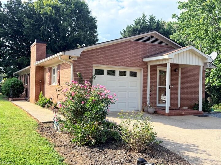 Property Photo: 776 Country Club Drive NC 28676