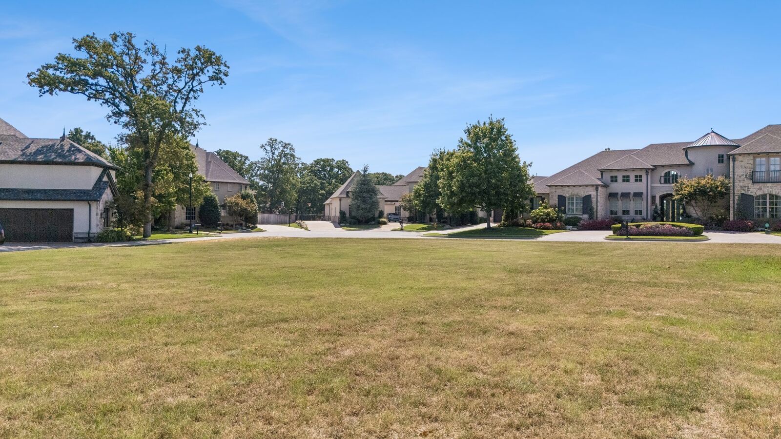 Property Photo: 6007 E 109th Place OK 74137