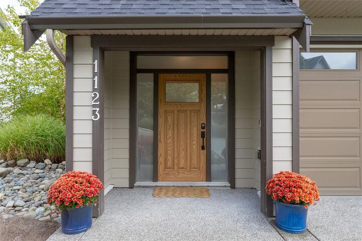 Property Photo:  1123 Moonstone Loop  BC V9B 0Y6 