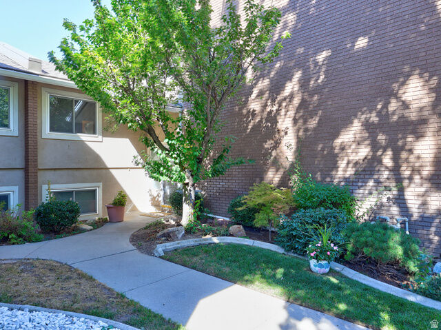 Property Photo:  1875 E Casino Way  UT 84121 