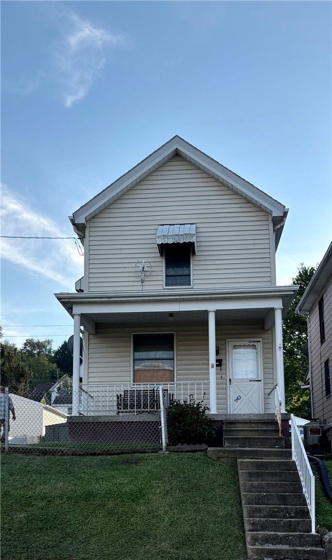 Property Photo:  1107 Crest Ave  PA 15022 