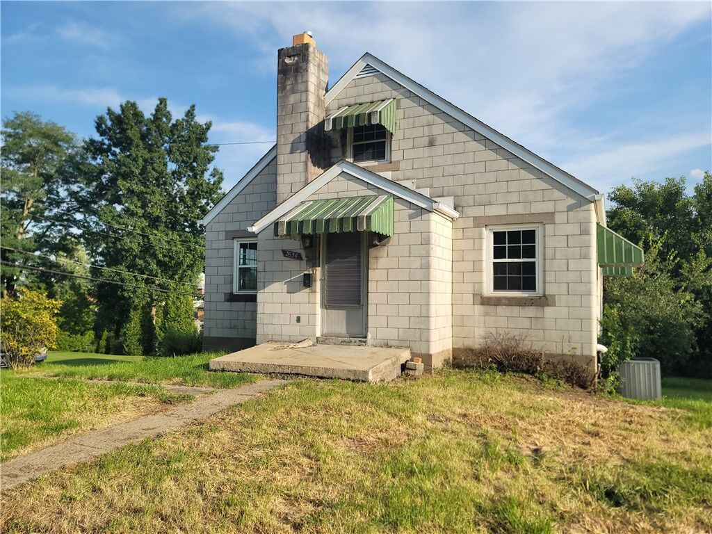 Property Photo:  2634 Chambers St  PA 15068 