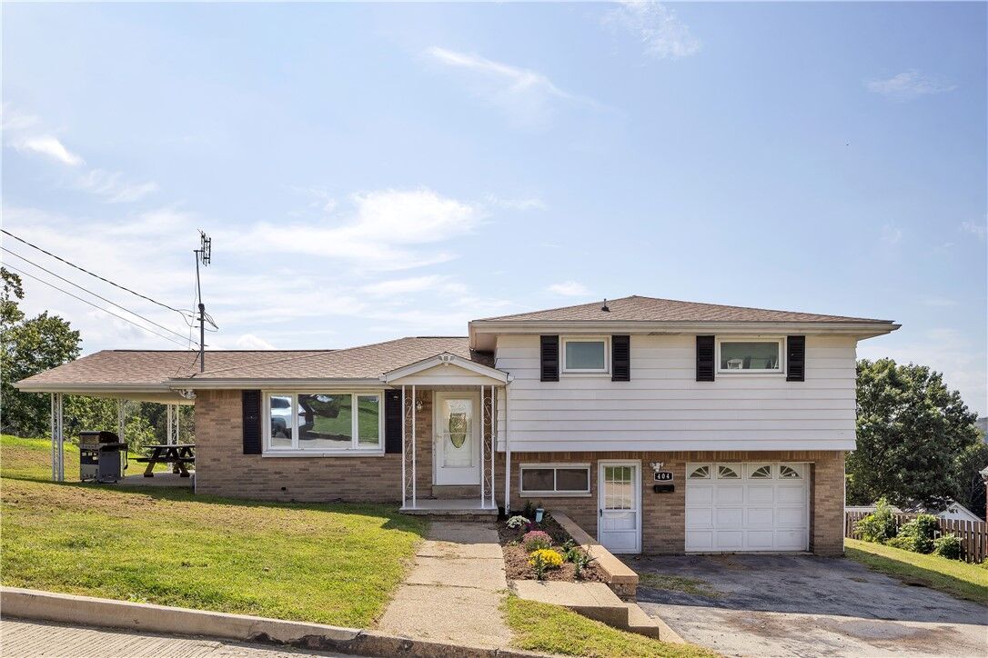 Property Photo:  404 Broad Street  PA 15627 