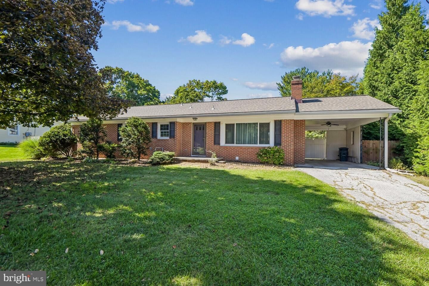 Property Photo:  1042 S Carroll Street  MD 21074 