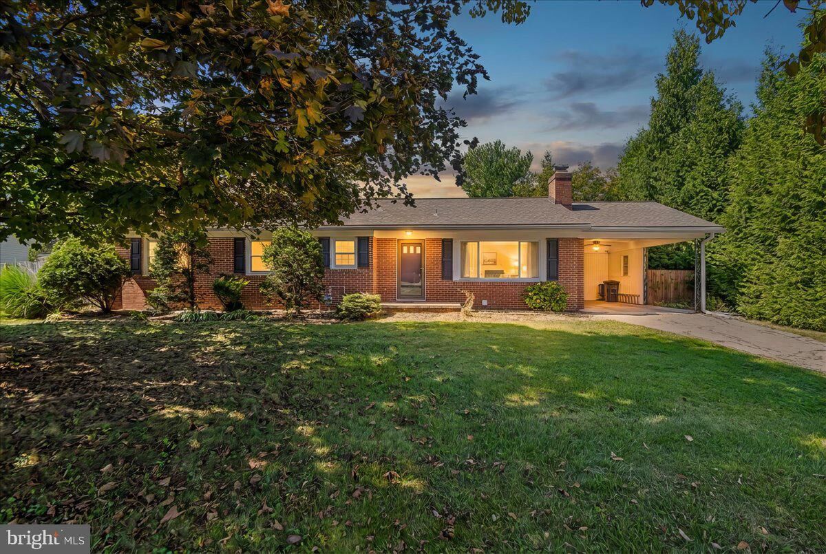 Property Photo:  1042 S Carroll Street  MD 21074 