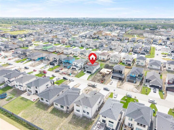 Property Photo:  70 Gardner Trail  MB R2V 5J6 
