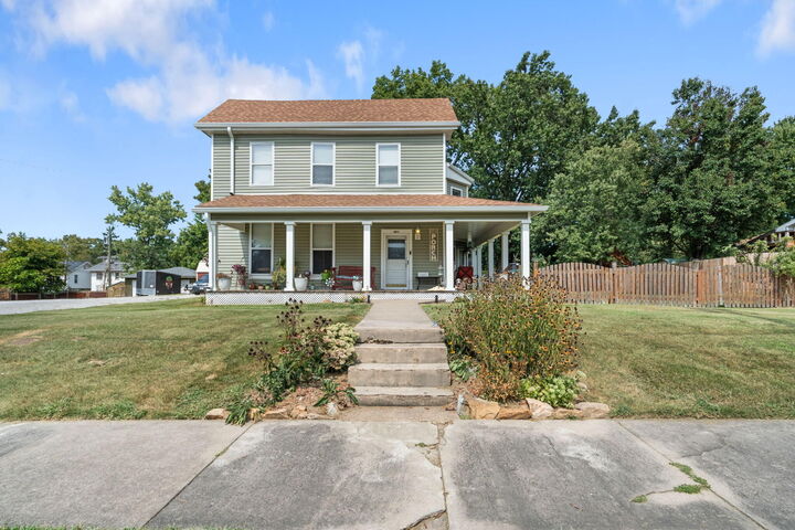 Property Photo:  301 W 5th St  MO 65251 