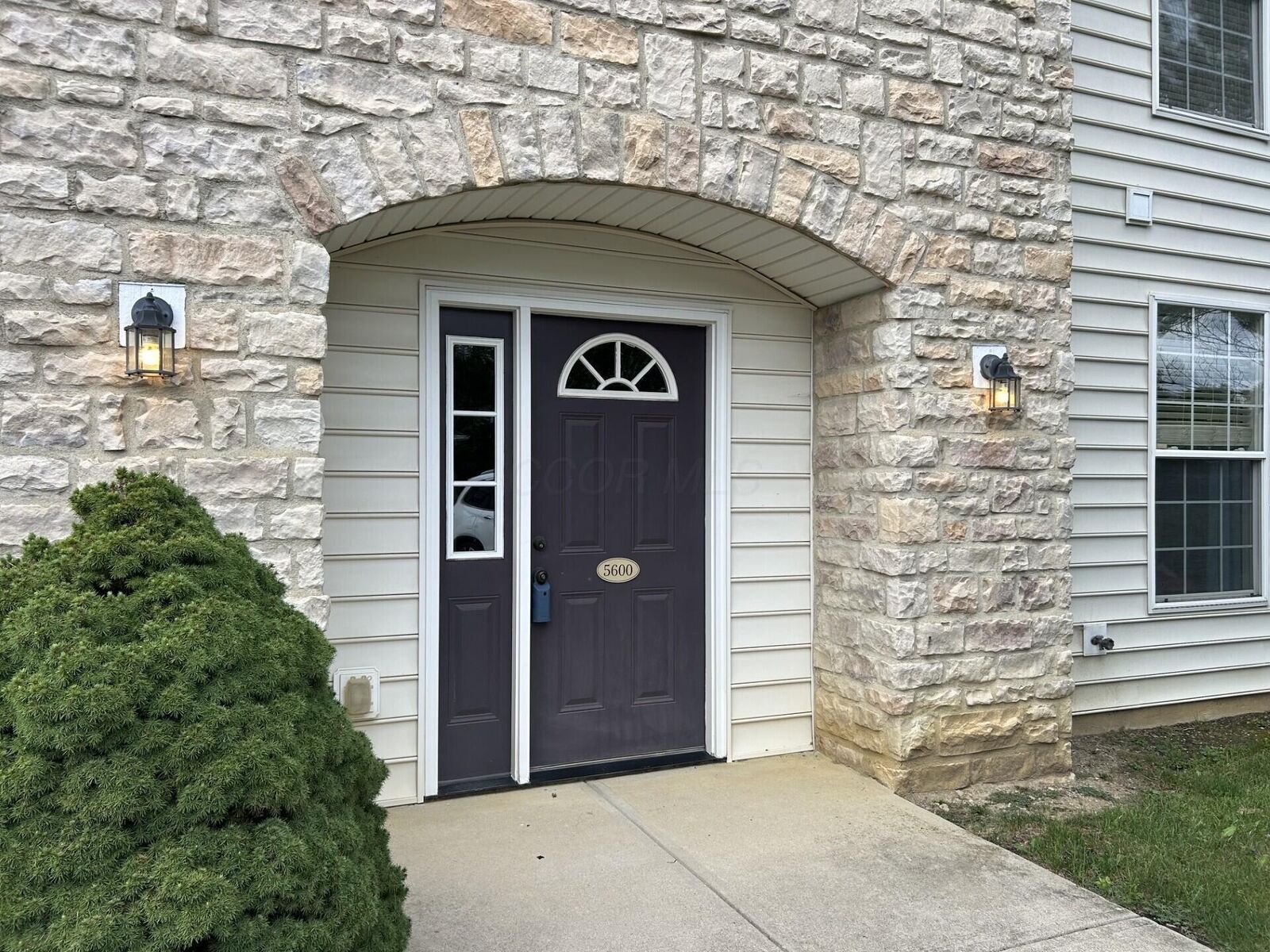 Property Photo: 5600 Vintage Place OH 43016