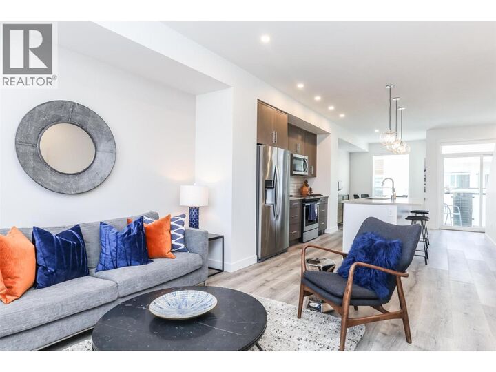 Photo de la propriété:  610 Academy Way 109  BC V1V 0H2 