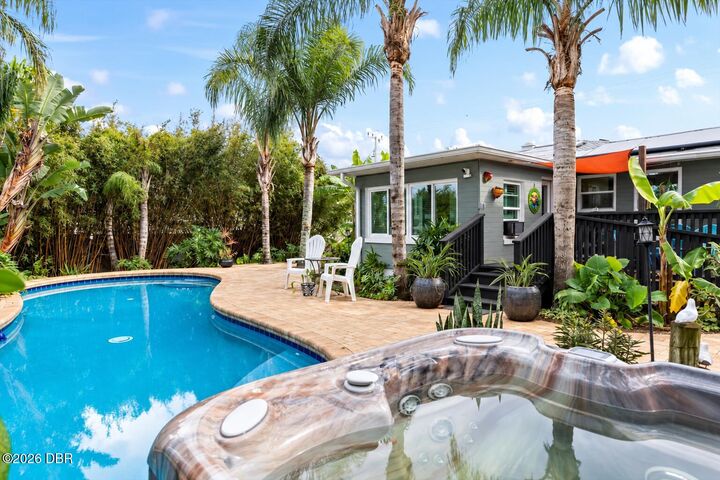 Property Photo: 213 Boylston Avenue FL 32118