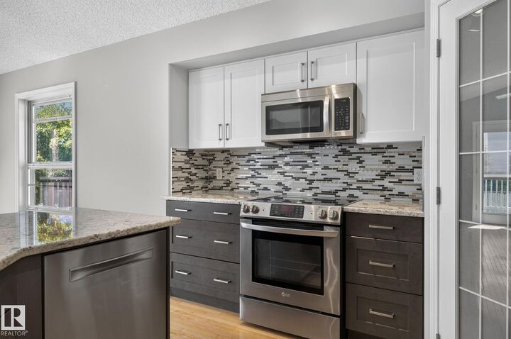 Property Photo:  227 Wyman Lane NW  AB T6T 1M9 