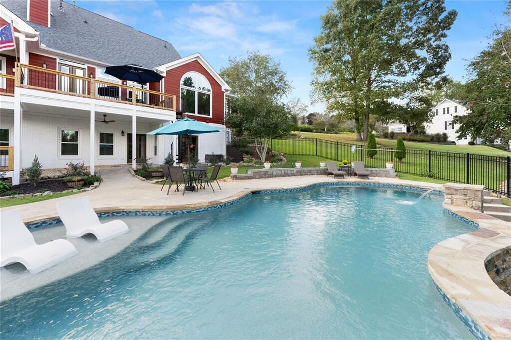 Property Photo:  8865 Saddle Trail  GA 30107 