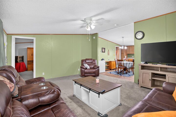 Property Photo:  802 N 2nd Street  TX 75949 