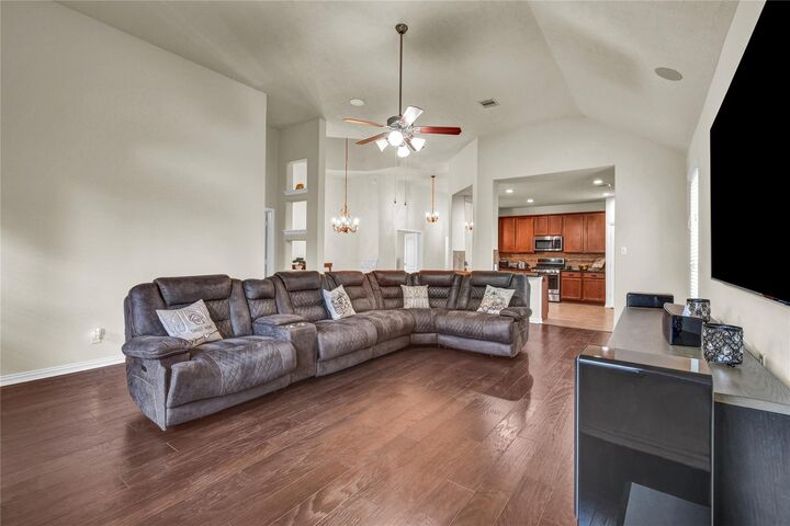 Property Photo: 108 Woodridge Crossing TX 77531