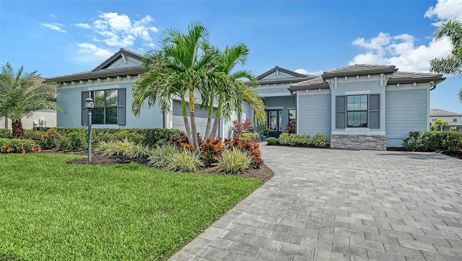 Property Photo: 4915 Sparkling Sea Lane FL 34211