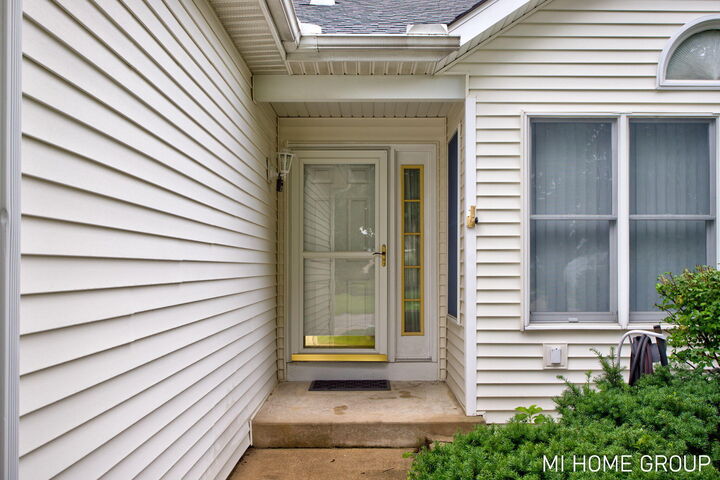 Property Photo: 2888 Riley Ridge Avenue MI 49424
