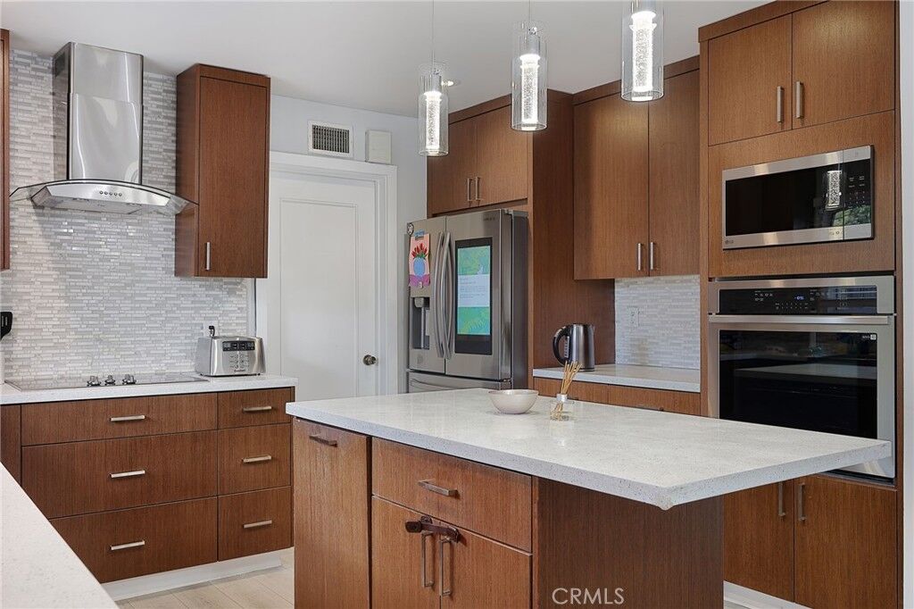 Property Photo:  20745 Ingomar Street  CA 91306 