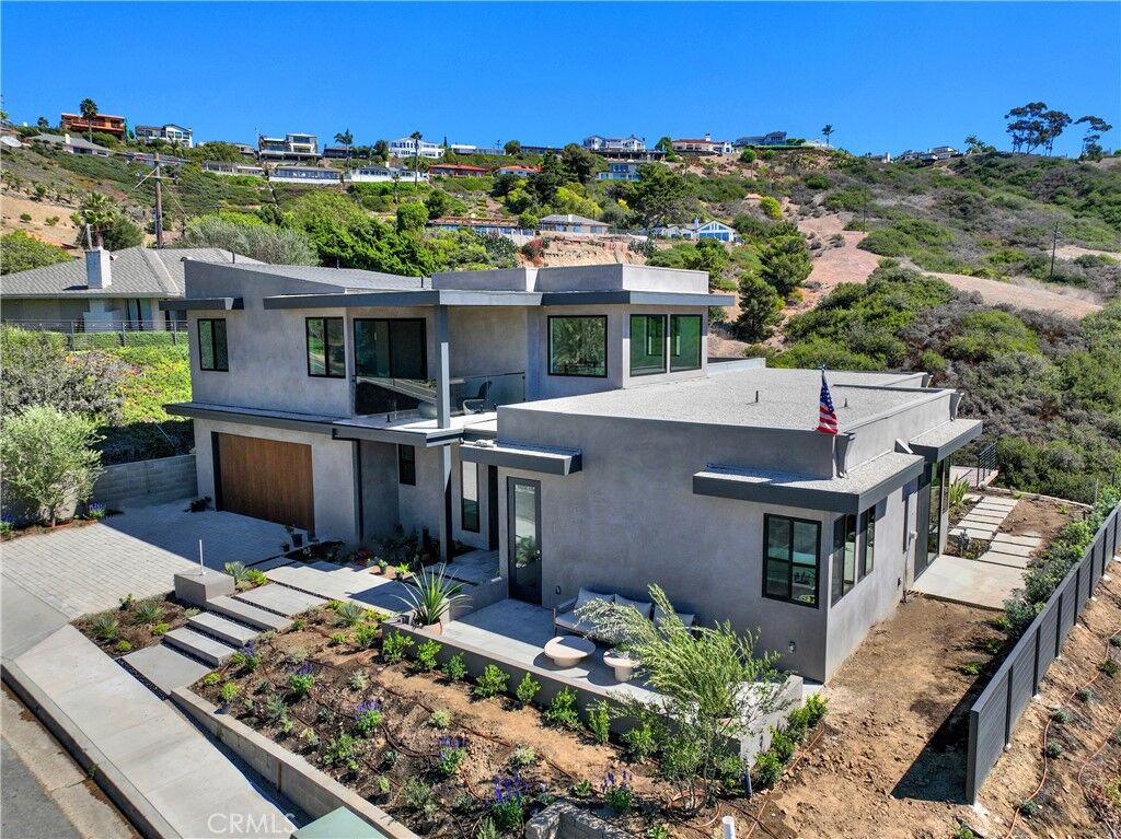 Property Photo: 408 Avenida Presidio CA 92672