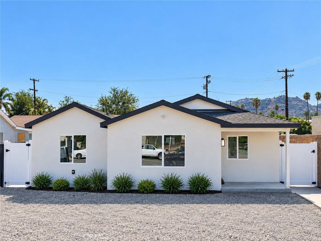 Property Photo:  3752 3754 Mintern Street  CA 92509 