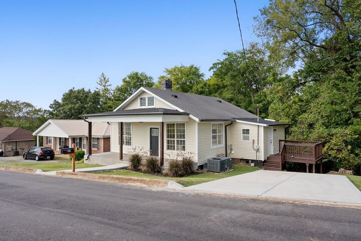 Property Photo: 45 Lawn St TN 37040