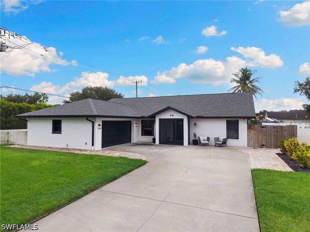 Property Photo: 98 Chardon Place FL 34110