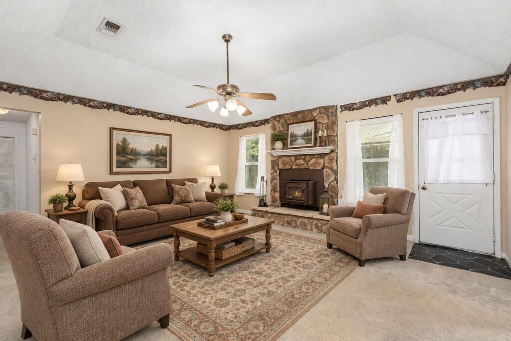 Property Photo: 133 Oak Hollow Street TX 75949