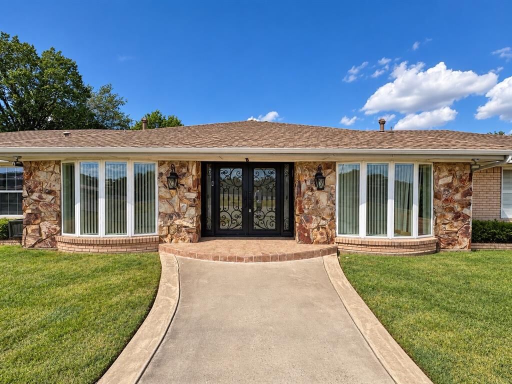 Property Photo: 6545 Lyndon B Johnson Freeway TX 75240