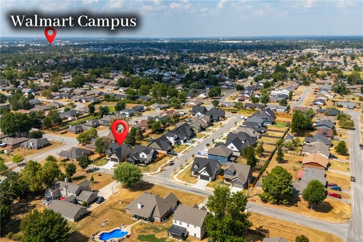 Property Photo: 2333 W Seminole Drive AR 72758