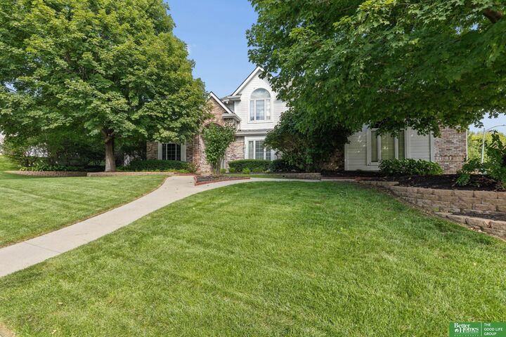 Property Photo:  2611 N 159 Street  NE 68116 