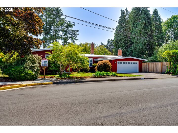 Property Photo: 3046 Bailey Ln OR 97401