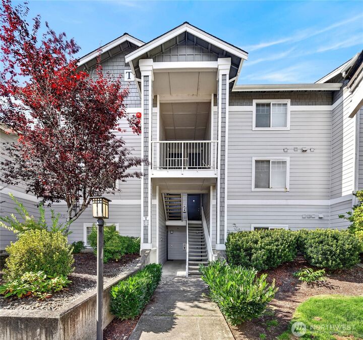 Property Photo:  15150  140th Way SE T302  WA 98058 
