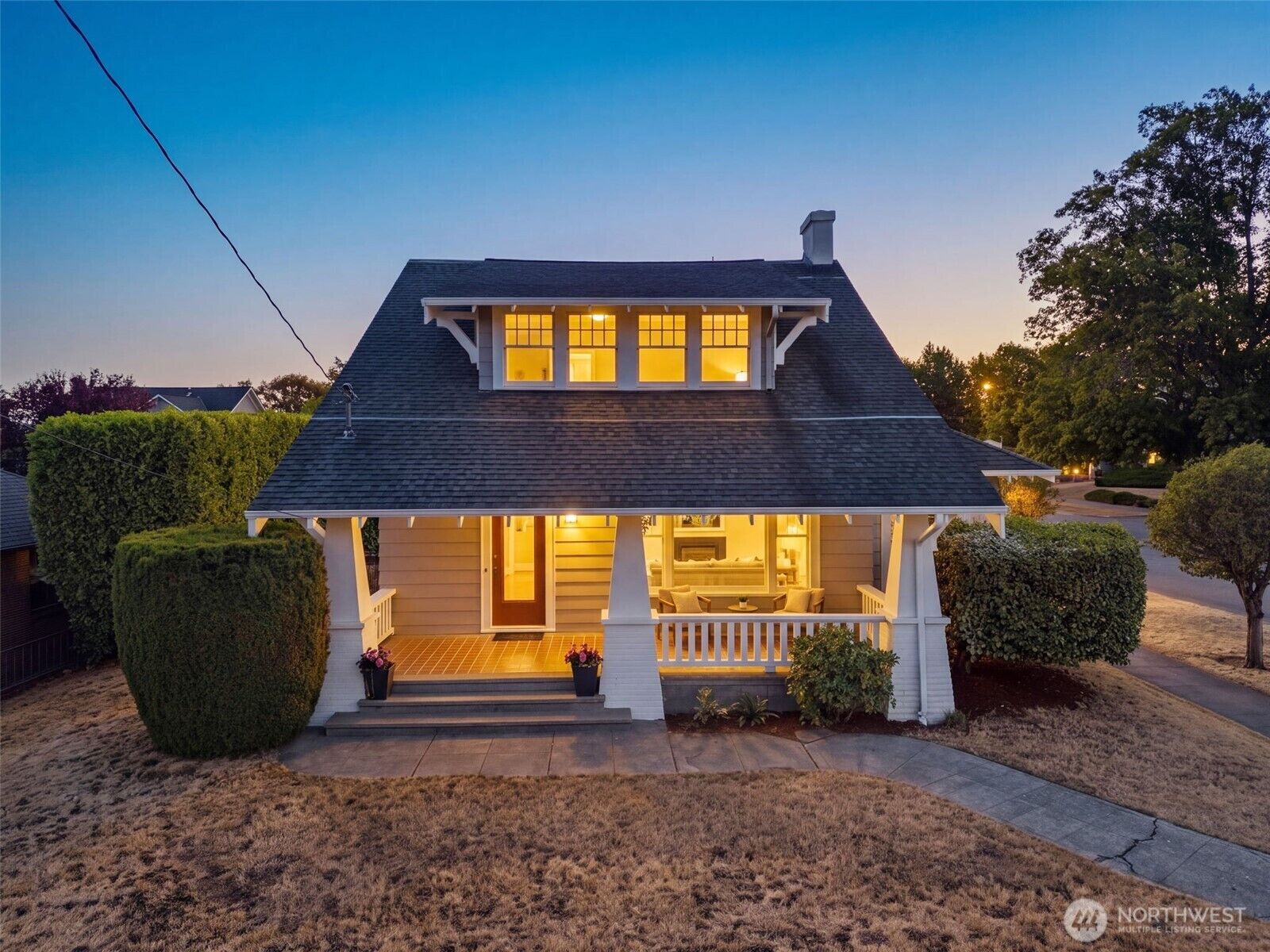 Property Photo: 1557 Thorndyke Avenue W WA 98199