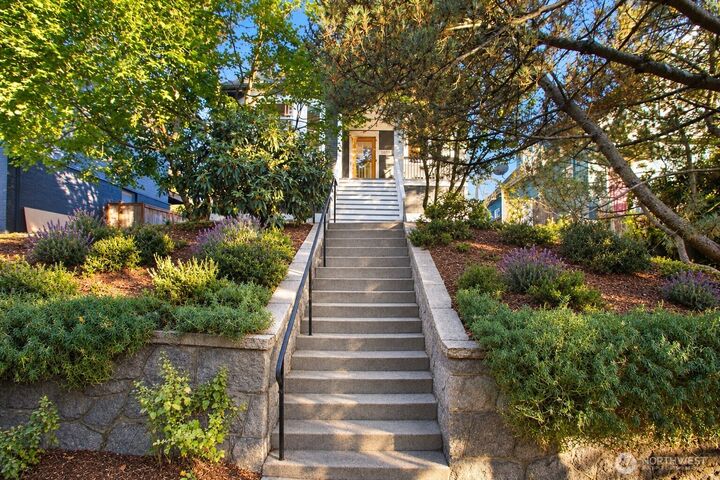 Property Photo:  2035 N 77th Street  WA 98103 