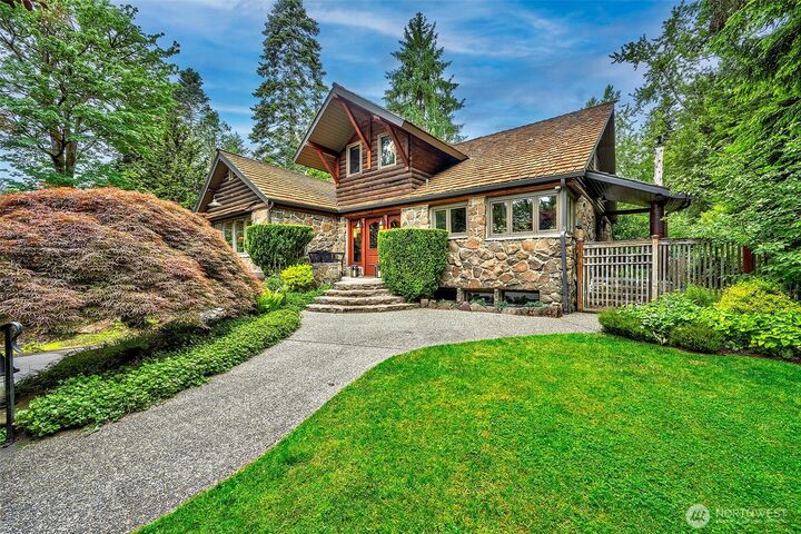 Property Photo: 17410 44th Avenue NE WA 98155