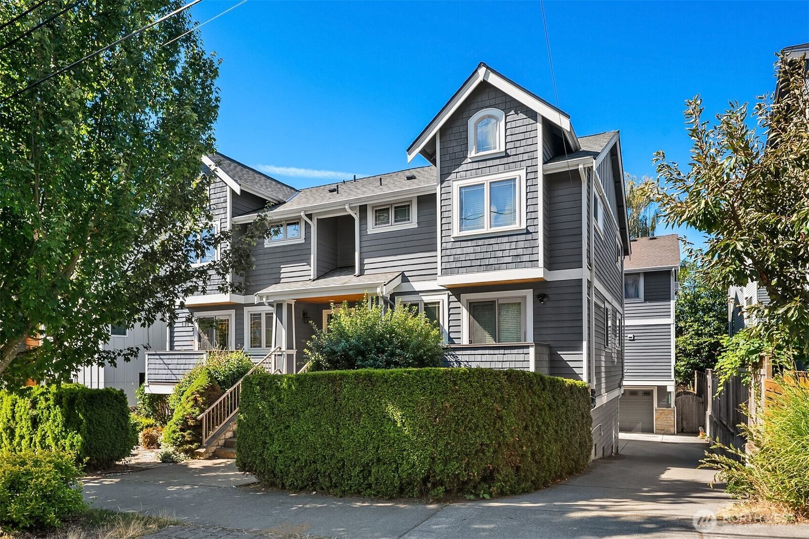 Property Photo:  3829  Ashworth Avenue N B  WA 98103 