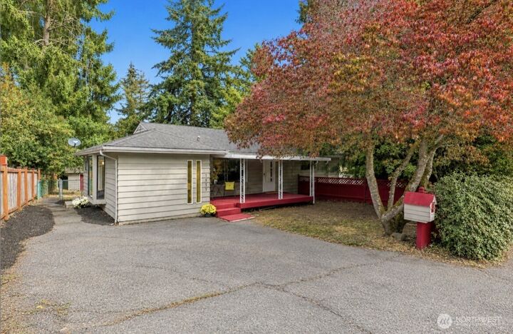 Property Photo:  7815  227th Place SW  WA 98026 