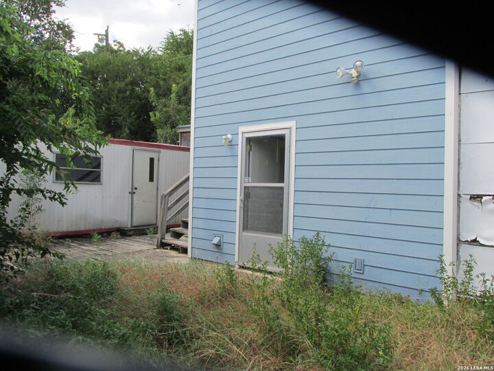 Property Photo: 1325 Elsmere TX 78201