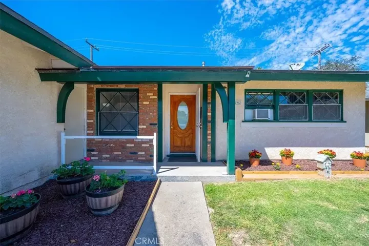 Property Photo:  525 N Poppy Street  CA 93436 